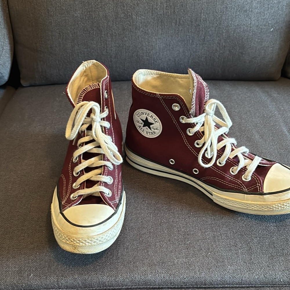 Converse High-Tops in Burgundy and Cream - Picture 2 of 7